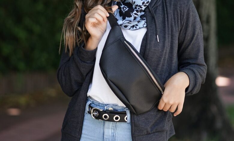 Why the Large Belt Bag Grand Sac Banane 40232-481 Black is a Must-Have Accessory